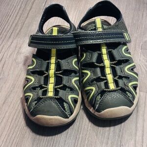 wonder nation Olive Green and Lime Closed-Toe Kids Sandals